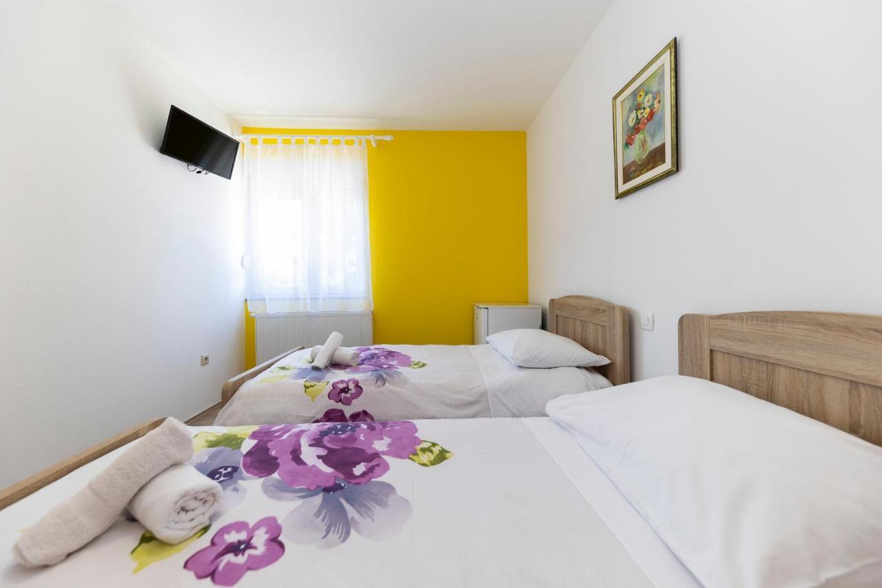 Guesthouse Villa Irena Zadar Exterior photo