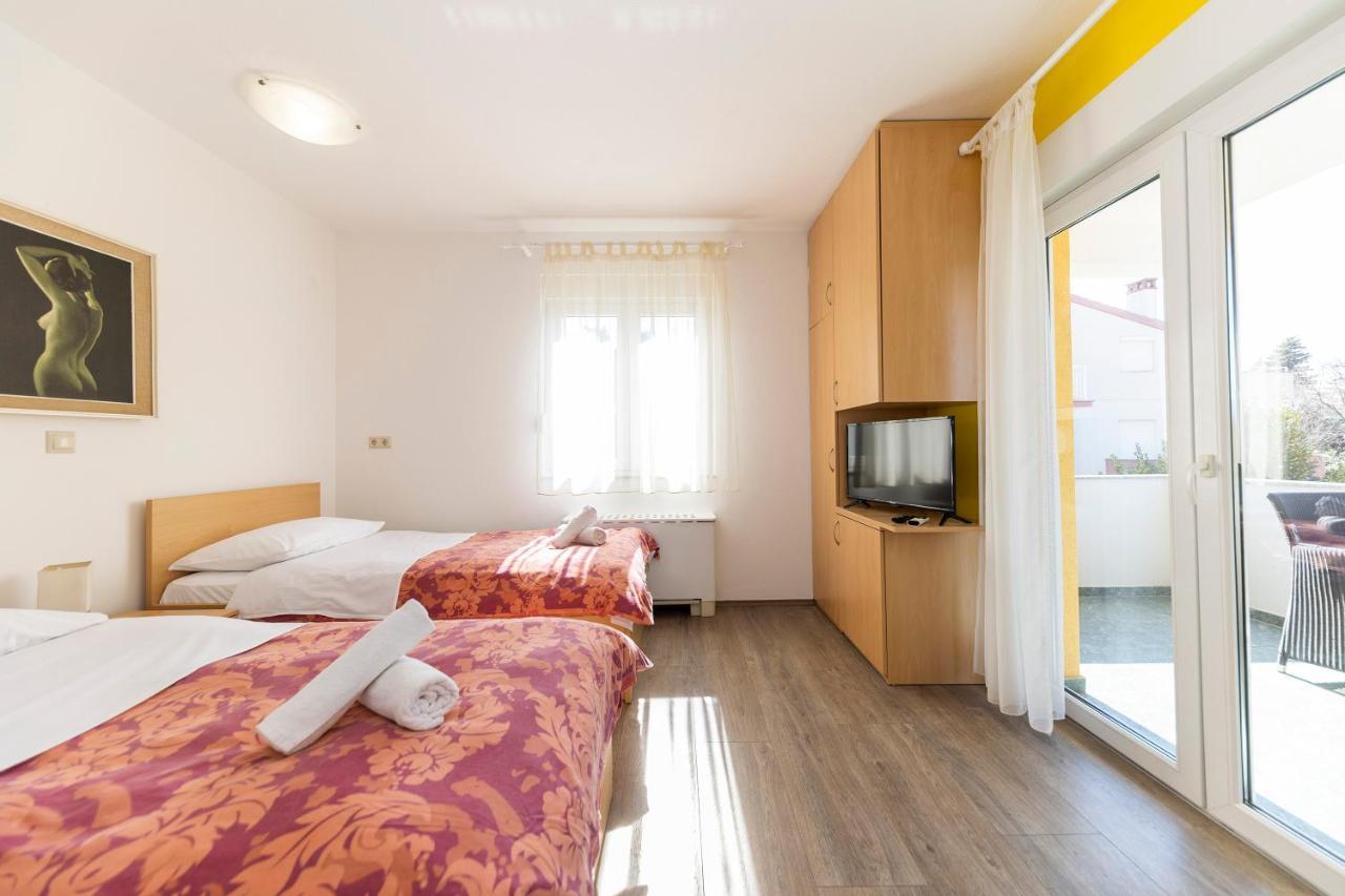 Guesthouse Villa Irena Zadar Exterior photo