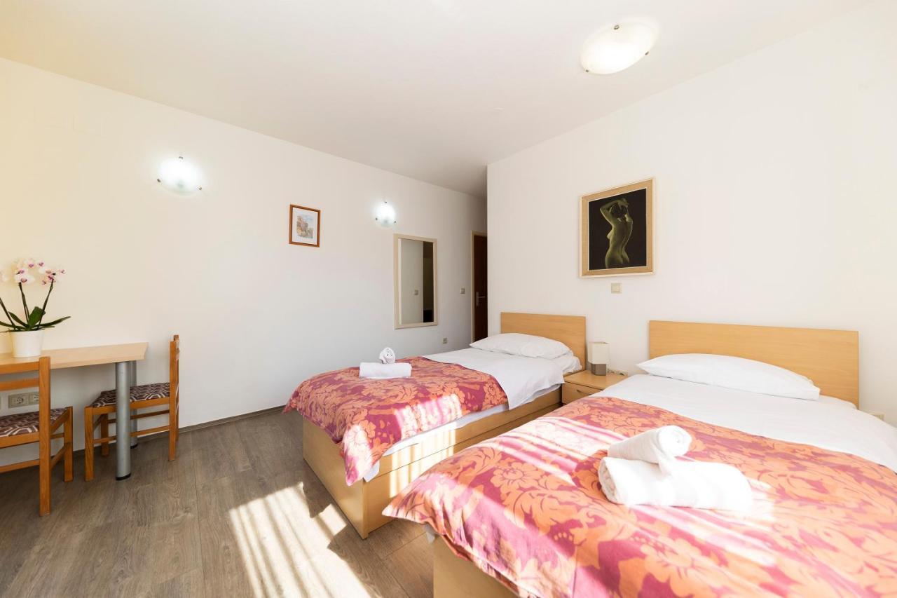 Guesthouse Villa Irena Zadar Exterior photo