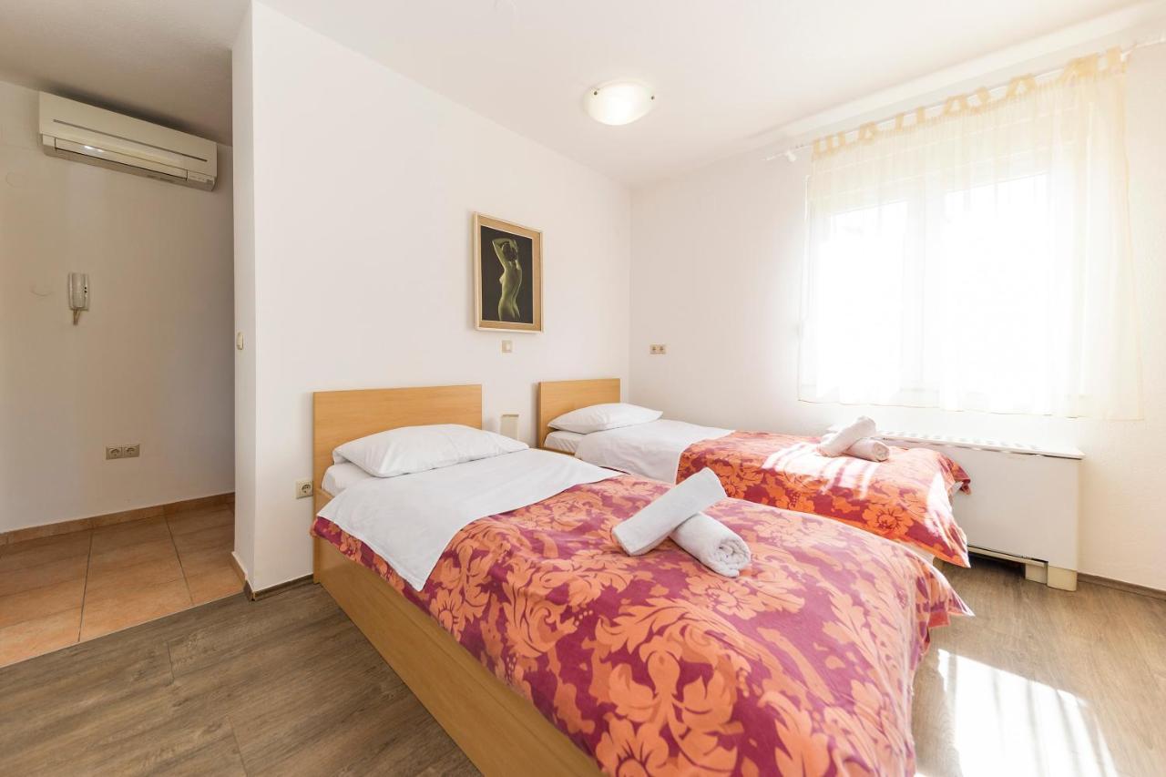 Guesthouse Villa Irena Zadar Exterior photo