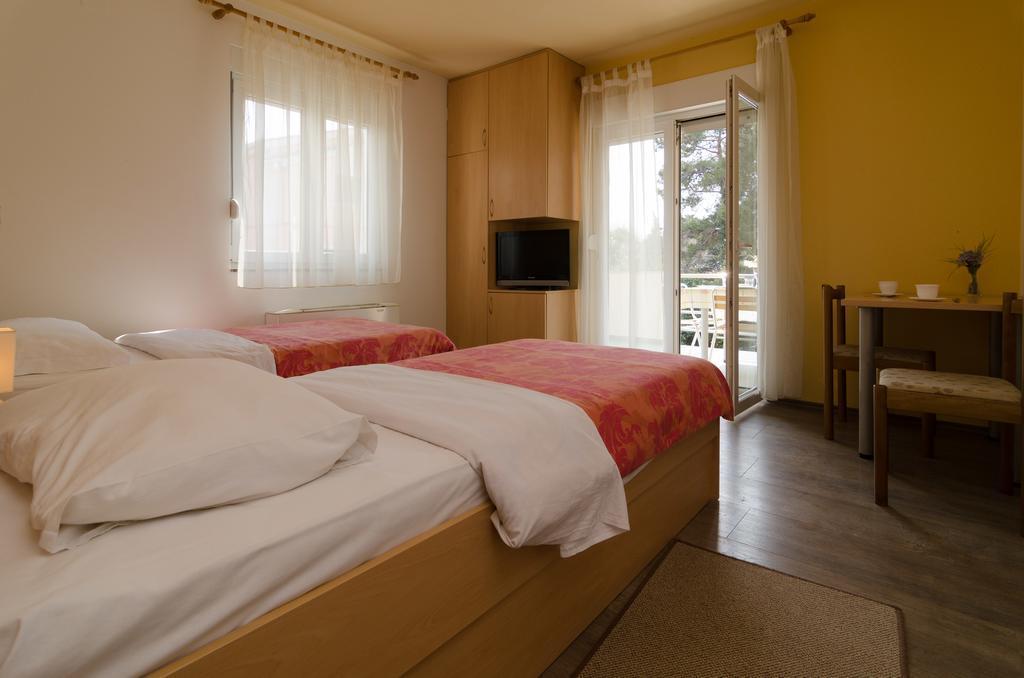 Guesthouse Villa Irena Zadar Exterior photo